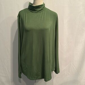 ❤️3/$30 JM Collection Green Turtle Neck Tee